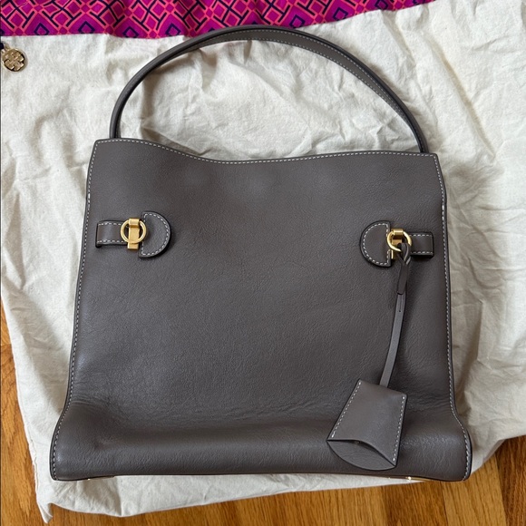 Tory Burch Lee Radziwill Double Bag in Clamshell - Picture 3 of 15